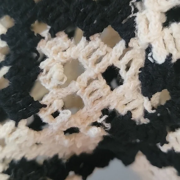 ILLA ILLA Cream Black Crochet Knit Collared V-Neck Short Sleeve Cardigan Sweater - Picture 8 of 12